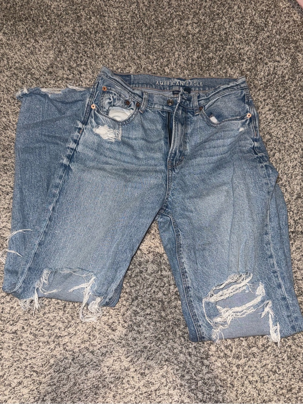 American Eagle Outfitters Light Blue Distressed Boyfriend Jeans